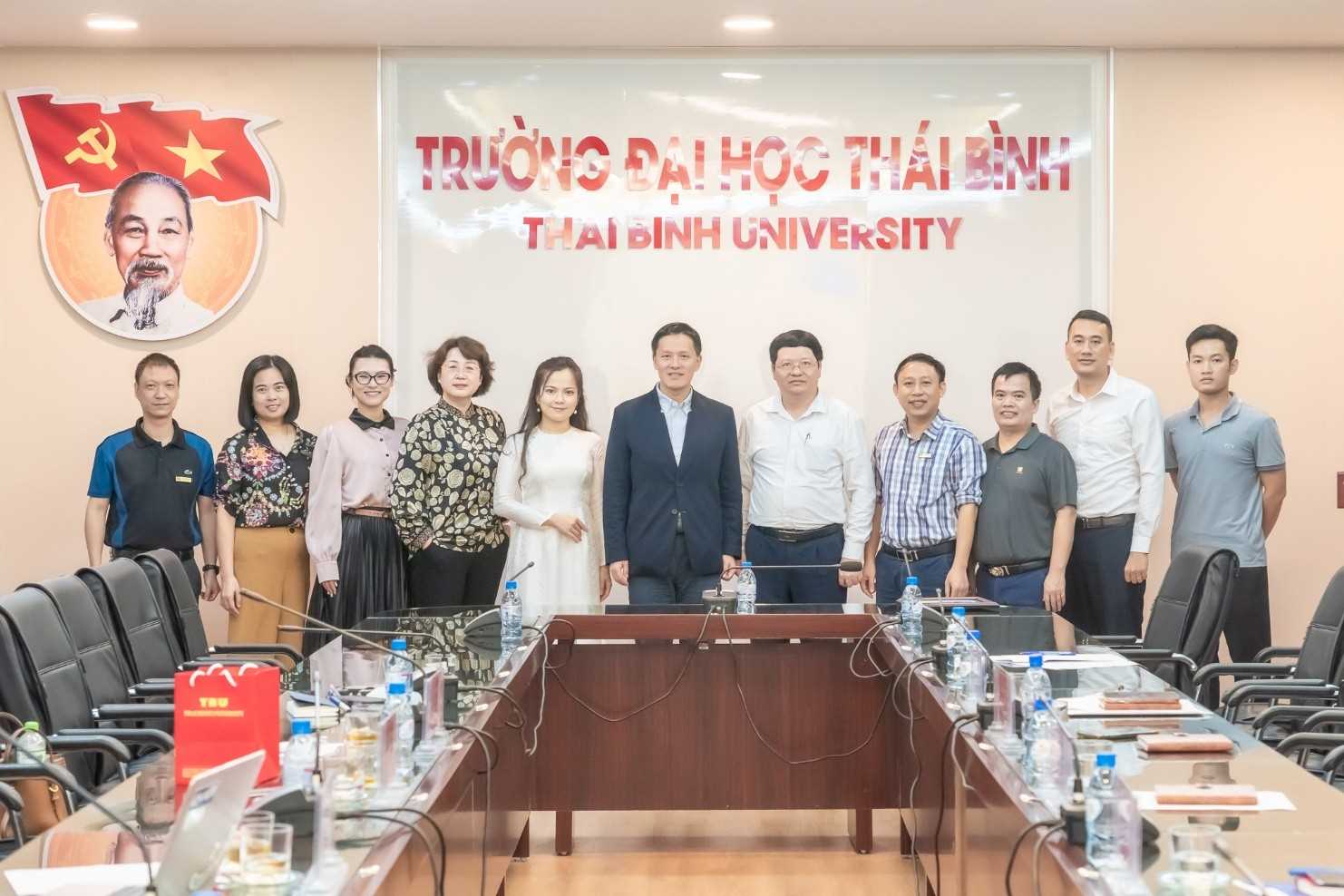 TIẾP VÀ LÀM VIỆC VỚI ĐOÀN CÔNG TÁC ĐẠI HỌC BẮC KINH, TRUNG QUỐC